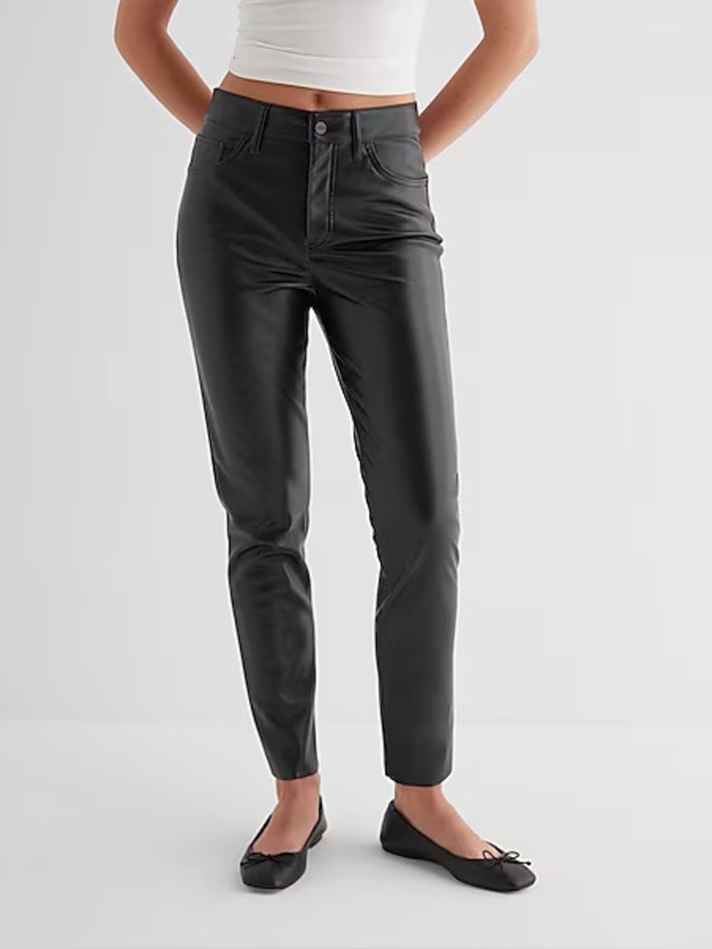 NWOT Express High Waisted Faux Leather '90s Skinny Pant Size 4 L